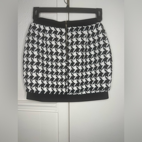 Lilly’s Kloset Chic Black and White Houndstooth Mini Skirt size M - Picture 2 of 8